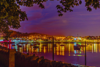 Картинка города -+панорамы фонари здания яхты водоем