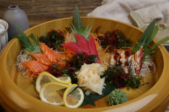 Картинка еда рыба +морепродукты +суши +роллы имбирь зелень морковь фунчоза