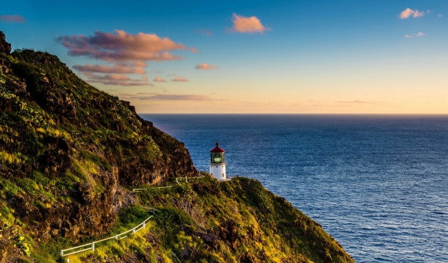 Обои картинки фото природа, маяки, гора, водоем, облака