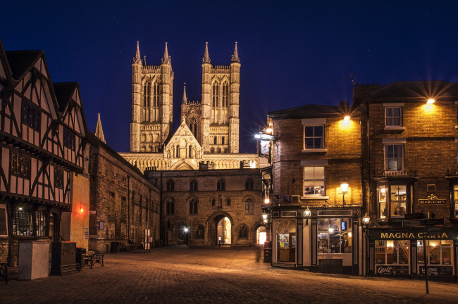 Обои картинки фото англия, города, - огни ночного города, улица, дорога, здания, фонари