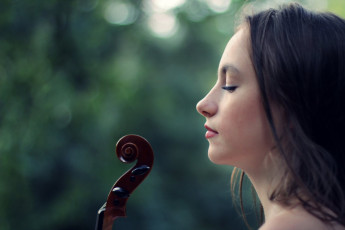 Картинка музыка -другое лицо инструмент профиль девушка