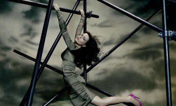 Картинка девушки kate+beckinsale актриса платье каблуки конструкция