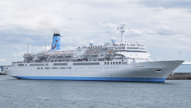 Обои картинки фото thomson celebration, корабли, лайнеры, круиз, лайнер