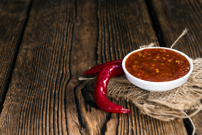 Обои картинки фото еда, перец, стручки, чили, острый