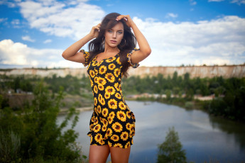 Картинка девушки -+брюнетки +шатенки брюнетка серьги платье