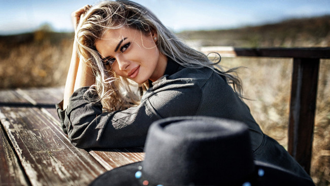 Обои картинки фото девушки, - блондинки,  светловолосые, блондинка, шляпа