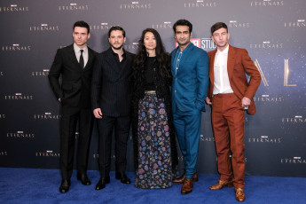Картинка разное знаменитости вечные eternals richard madden kit harington chloe zhao kumail nanjiani barry keoghan фантастика фэнтези боевик актеры