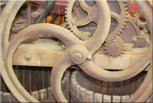 Обои картинки фото разное, строительные, инструменты, запчасти, механизмы, колёса, шестерни