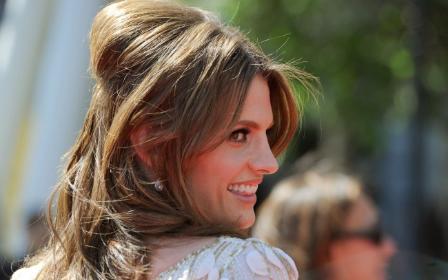 Обои картинки фото Stana Katic, девушки, улыбка