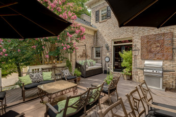 Картинка интерьер бассейны открытые площадки лагерстремия зонты мебель двор