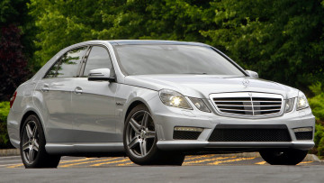 Картинка mercedes автомобили benz автобусы грузовики легковые двигатели подразделение daimler ag mercedes-benz германия