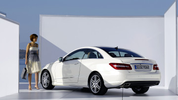 Картинка mercedes coupe автомобили авто девушками двигатели mercedes-benz подразделение daimler ag грузовики автобусы легковые германия