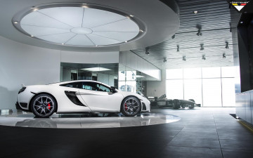 Картинка автомобили выставки уличные фото vorsteiner mclaren mp4 vx