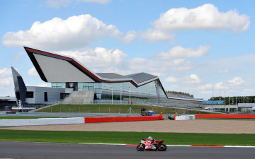 Картинка спорт мотоспорт гонка 2013