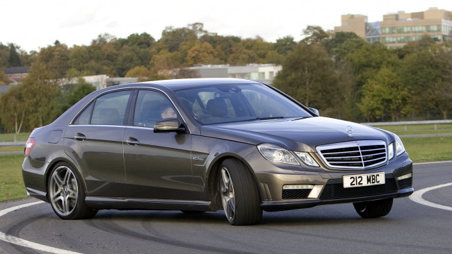 Обои картинки фото mercedes, автомобили, benz, германия, грузовики, легковые, двигатели, автобусы, подразделение, daimler, ag, mercedes-benz