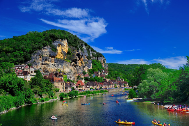 Обои картинки фото рокамадур, франция, города, пейзажи, вода, утес, здания, лодки