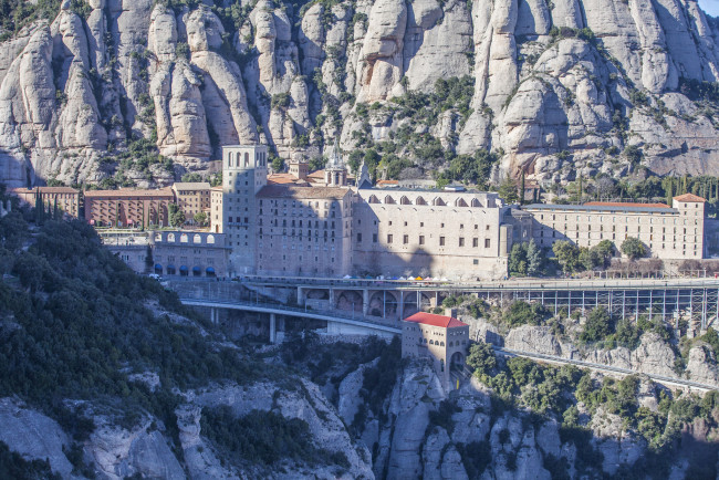 Обои картинки фото santa, maria, de, montserrat, catalonia, spain, города, католические, соборы, костелы, аббатства, монастырь, монсеррат, каталония, испания, горы, скалы