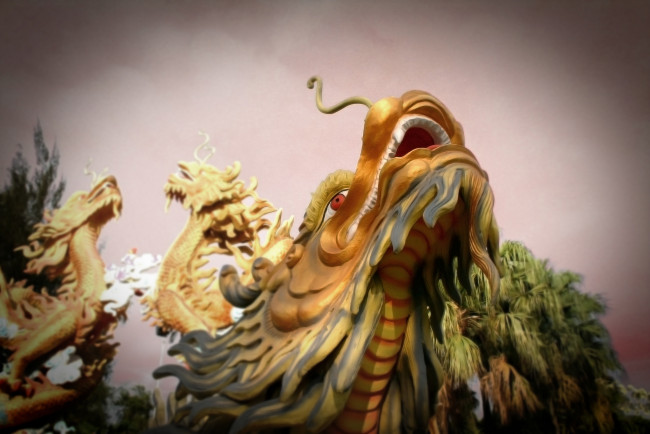 Обои картинки фото разное, рельефы,  статуи,  музейные экспонаты, дракон