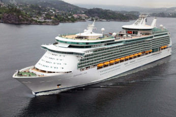 Картинка корабли лайнеры лайнер круиз