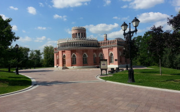 Картинка города -+здания +дома лето парк строение алея