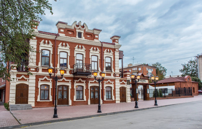 Обои картинки фото дом купца оглоблина ижевск, города, - здания,  дома, здание, дом, купца, оглоблина, ижевск, город, россия