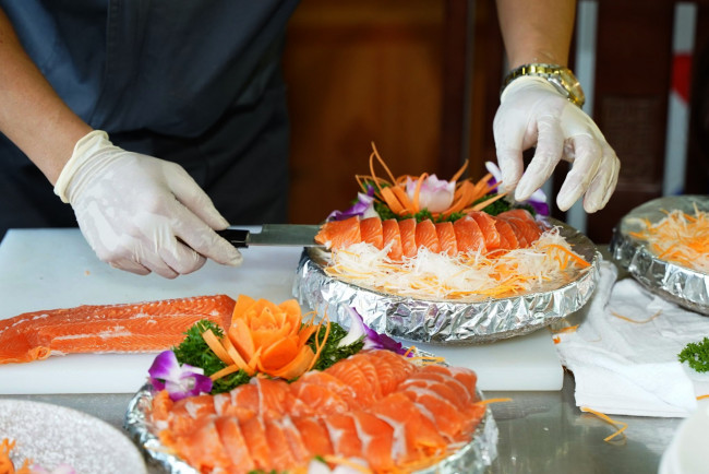 Обои картинки фото еда, рыбные блюда,  с морепродуктами, форель, нарезка