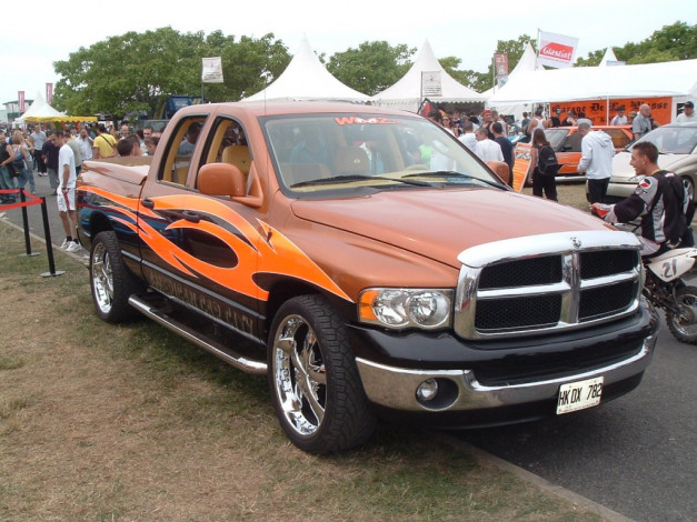 Обои картинки фото автомобили, выставки, уличные, фото