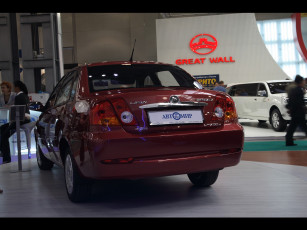 Картинка lifan breez автомобили выставки уличные фото