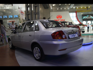 Картинка lifan breez автомобили выставки уличные фото