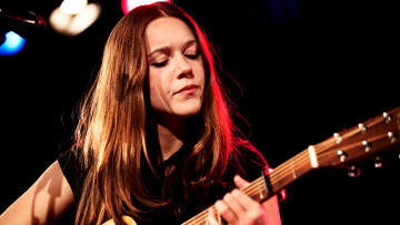 Картинка melissa horn музыка девушка музыкант гитара