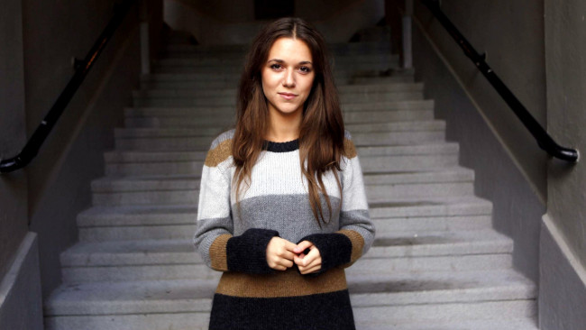 Обои картинки фото melissa, horn, музыка, девушка, музыкант