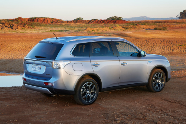 Обои картинки фото автомобили, mitsubishi, 2014г, светлый, au-spec, outlander, phev