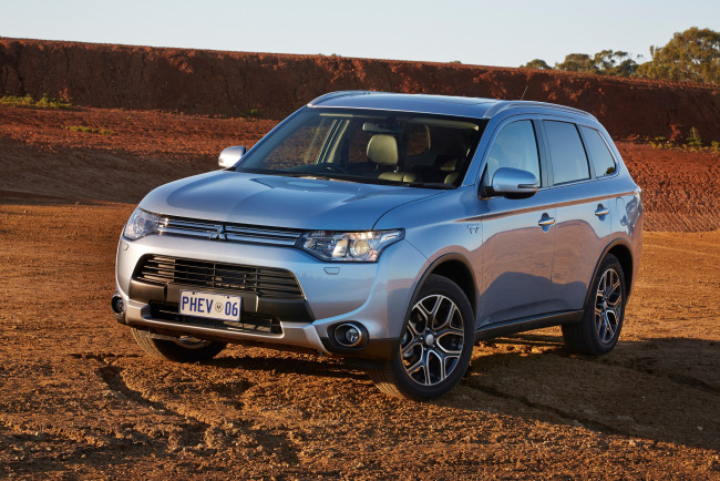 Обои картинки фото автомобили, mitsubishi, outlander, светлый, 2014г, au-spec, phev
