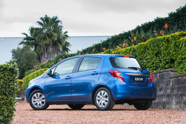 Обои картинки фото автомобили, toyota, ascent, yaris, синий, 2014г