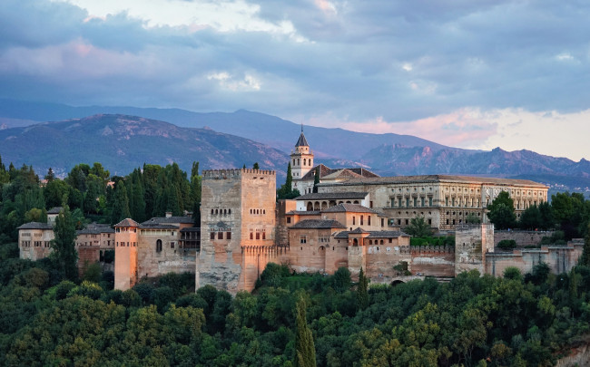 Обои картинки фото granada, города, гранада , испания, горы, цитадель