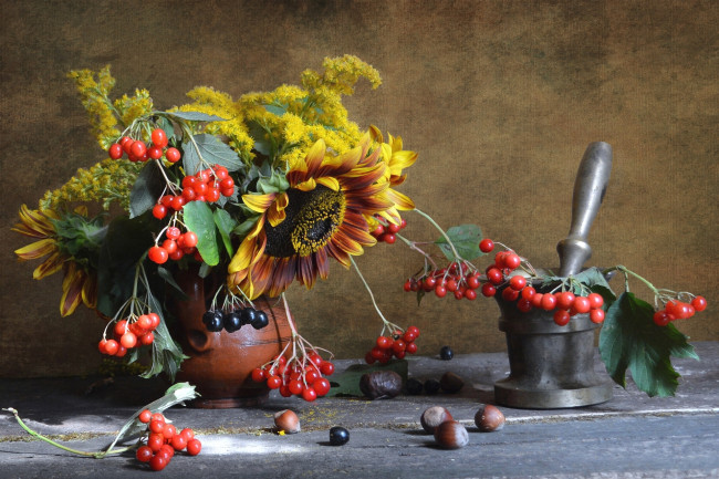 Обои картинки фото еда, натюрморт, орехи, ступка, калина, подсолнух, кувшин, букет