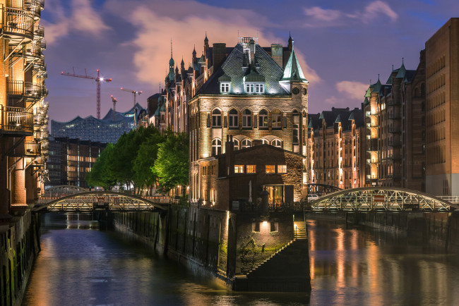 Обои картинки фото hamburg, города, гамбург , германия, огни, канал, здания, ночь