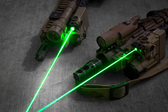 Обои картинки фото оружие, автоматы, штурмовые, винтовки, фонарики, прицел