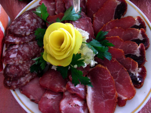 Картинка еда колбасные+изделия петрушка ассорти украшение