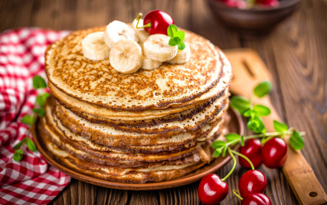 Обои картинки фото еда, блины,  оладьи, banana, pancakes, джем, бананы, выпечка