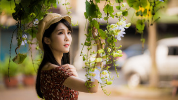 Картинка девушки -+азиатки кепка азиатка цветы
