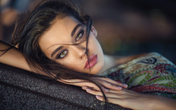 Картинка девушки -+лица +портреты девушка модель брюнетка портрет лицо красотка поза взгляд макияж красавица сексуальная причёска