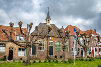 обоя города, - здания,  дома, деревья, дома, кирпичные