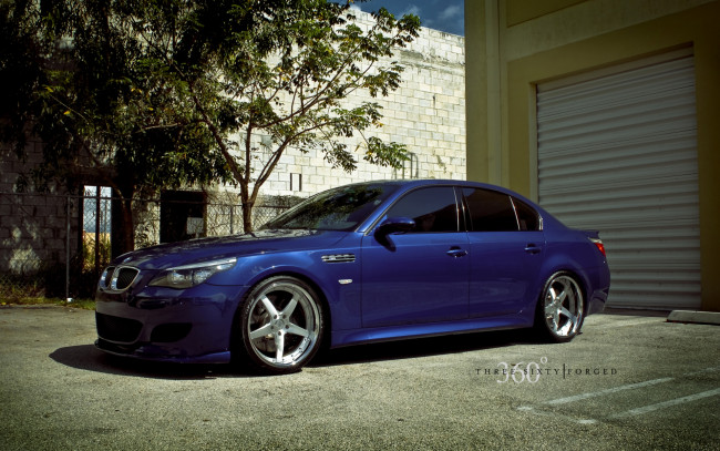 Обои картинки фото audi, автомобили, bmw, надежность, мощь, стиль