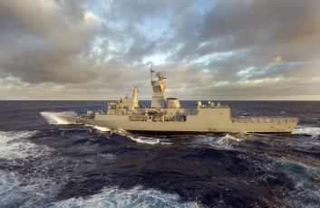 Картинка корабли крейсеры линкоры эсминцы волны