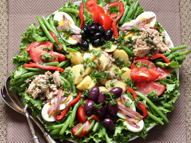 Обои картинки фото еда, салаты, закуски, nicoise, салат, помидоры, овощи, рыба