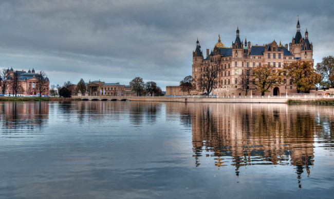 Обои картинки фото hamburg, города, замок, шверин, германия, гамбург, река, здания, парк