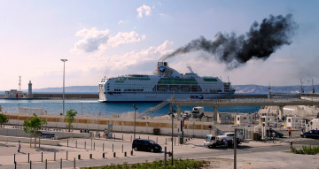 Картинка корабли лайнеры причал порт лайнер