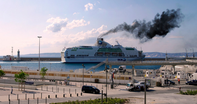 Обои картинки фото корабли, лайнеры, причал, порт, лайнер