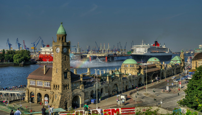 Обои картинки фото queen mary 2, корабли, лайнеры, порт, лайнер, круиз